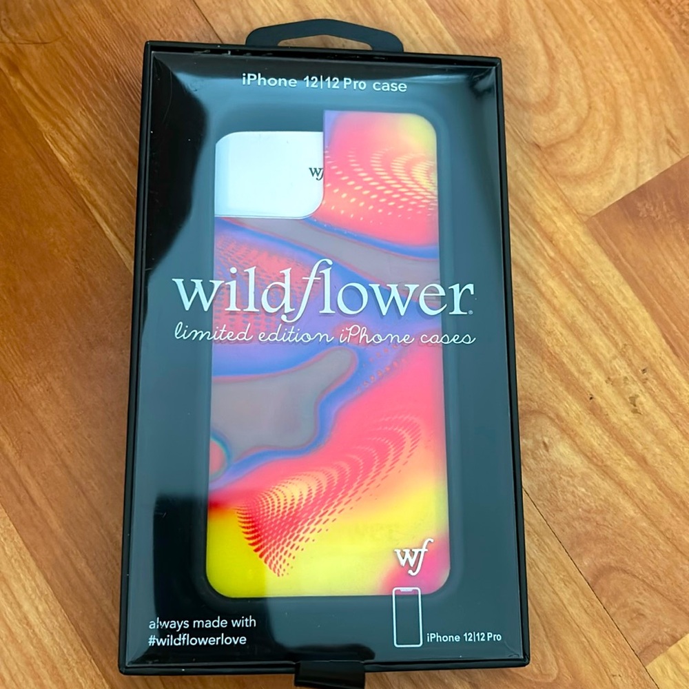 SOLD- NIB Wildflower iPhone 12/12 Pro case
